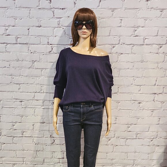 GAP - Navy soft merino wool pullover sweater - Picture 4 of 11